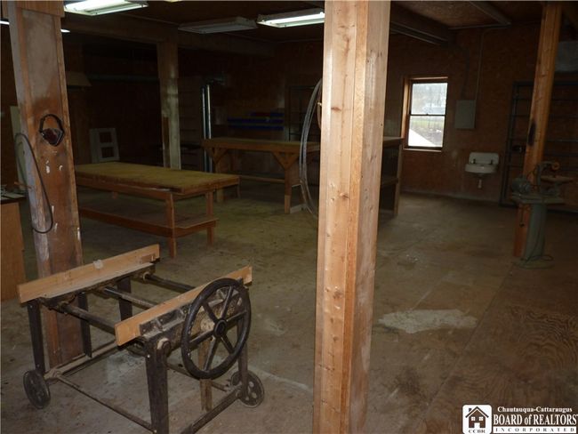 Large 2nd floor space | Image 18