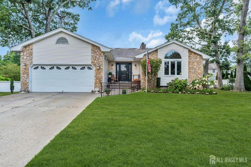 8 Laurel Ln, BAYVILLE, NJ, 08721-3065 | Card Image