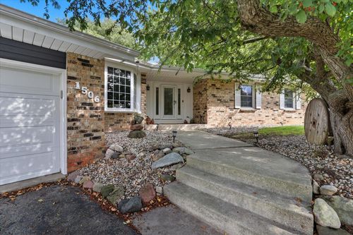 1506 River Highlands Dr, Oconomowoc, WI, 53066-3433 | Card Image