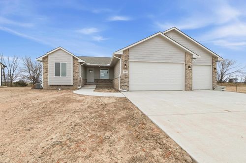 909 W 17th St, Harper, KS, 67058 | Card Image
