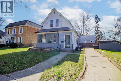 135 Chestnut St W, Bothwell, ON, N0P1C0 | Card Image