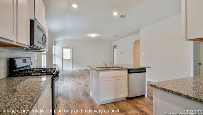 3136 Wentwood Run, House other with 3 bedrooms, 2 bathrooms and null parking in San Antonio TX | Image 4