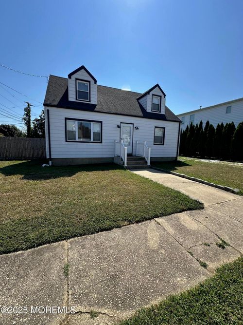 10 Campbell Ct, Deal, NJ, 07723-1206 | Card Image