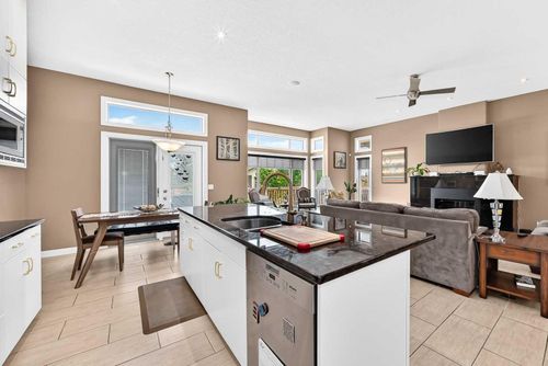 116 Bridle Estates Rd Sw, Calgary, AB, T2Y0G1 | Card Image