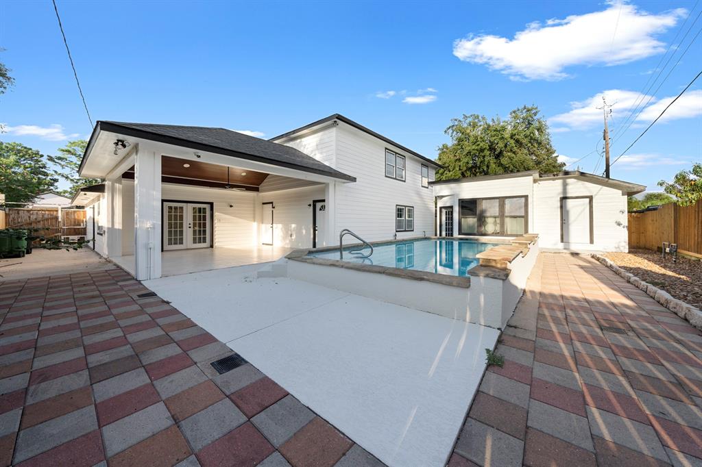 Peach Spring Dr, Houston, TX 77088