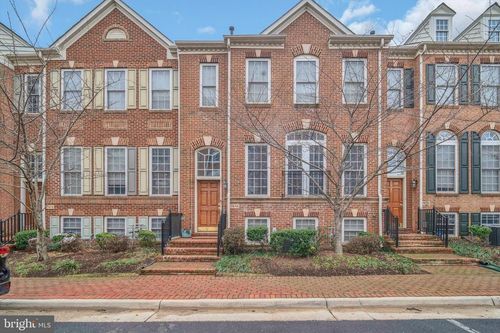 7974 Vigne Ct, VIENNA, VA, 22182-4052 | Card Image