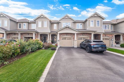 {{alt}} | Card Image