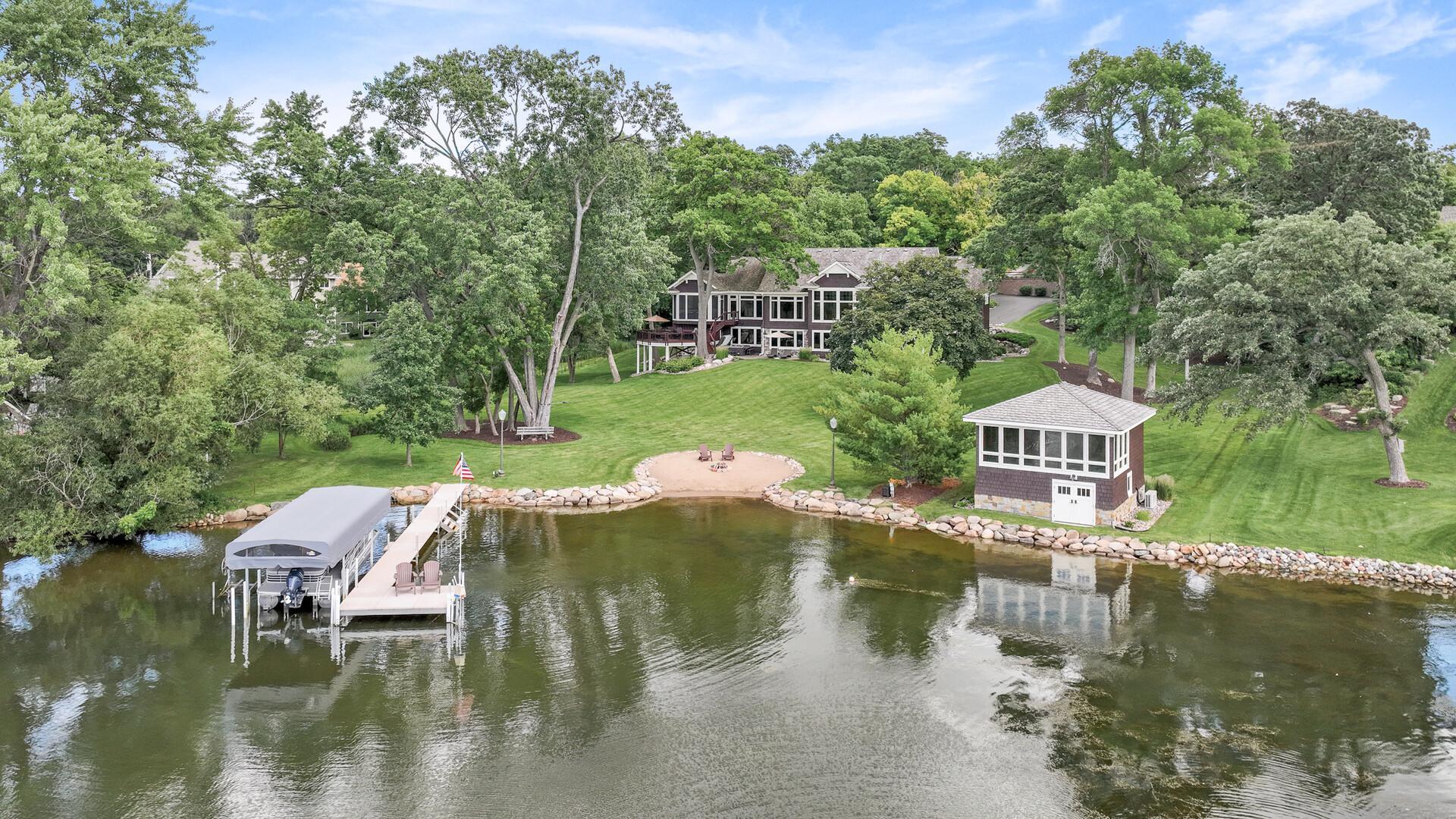 Siems Ct, Saint Paul, MN 55112