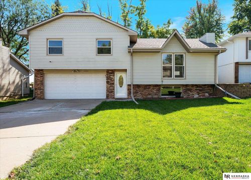 15431 Douglas Cir, Omaha, NE, 68154-2051 | Card Image