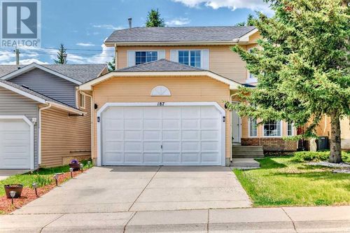 187 Shawinigan Dr Sw, Calgary, AB, T2Y2W3 | Card Image