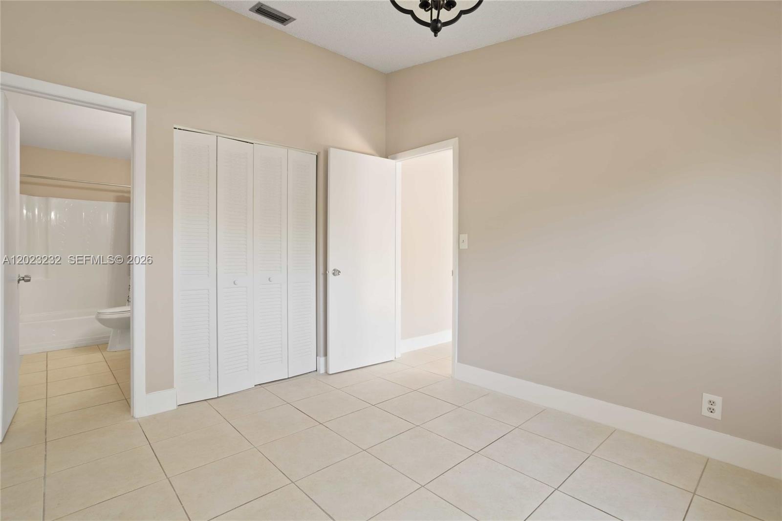 Residential Lease in Sunrise 5