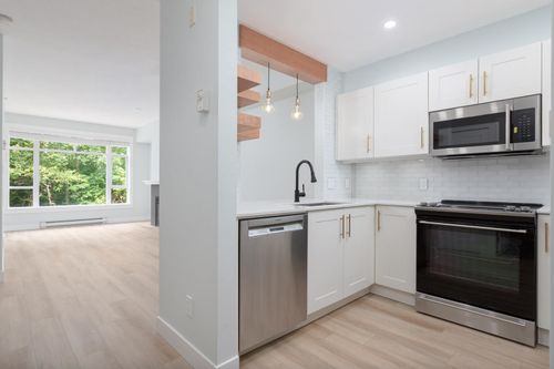 327-3600 Windcrest Dr, North Vancouver, BC, V7G2S5 | Card Image