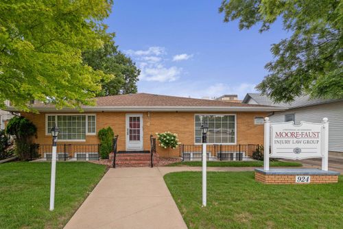 924 Quincy Street, rapid city, SD, 57701 | Card Image