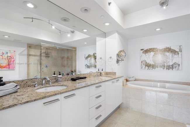APT-1101 - 1830 S Ocean Dr, Condo with 3 bedrooms, 3 bathrooms and null parking in Hallandale Beach FL | Image 41
