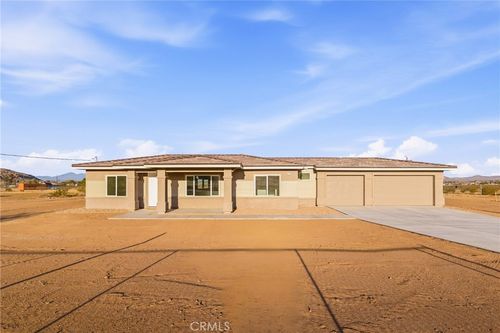 15192 Barbara, Apple Valley, CA, 92307 | Card Image