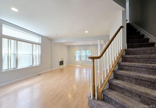 19 Sunflower Ridge Rd, S Setauket, NY, 11720-3702 | Card Image