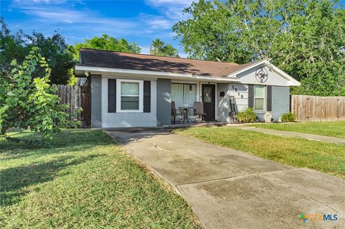 1518 Bonham Dr, Victoria, TX, 77901-3100 | Card Image