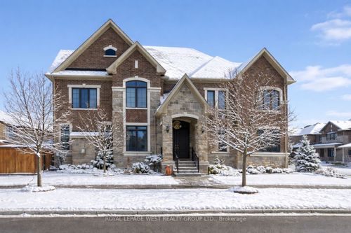 13 Arksey St., Whitby, ON, L1P0G5 | Card Image