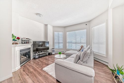 203 - 1507 Centre A Street, Home with 1 bedrooms, 1 bathrooms and 1 parking in Calgary AB | Card Image