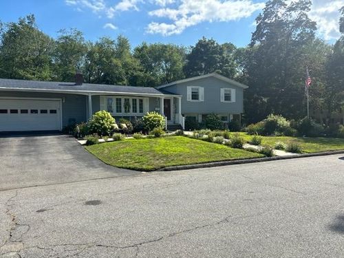 200 Brookwood Rd, Warwick, RI, 02889-3217 | Card Image