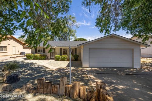 10833 E Oxbow Dr, Dewey-Humboldt, AZ, 86327-5351 | Card Image