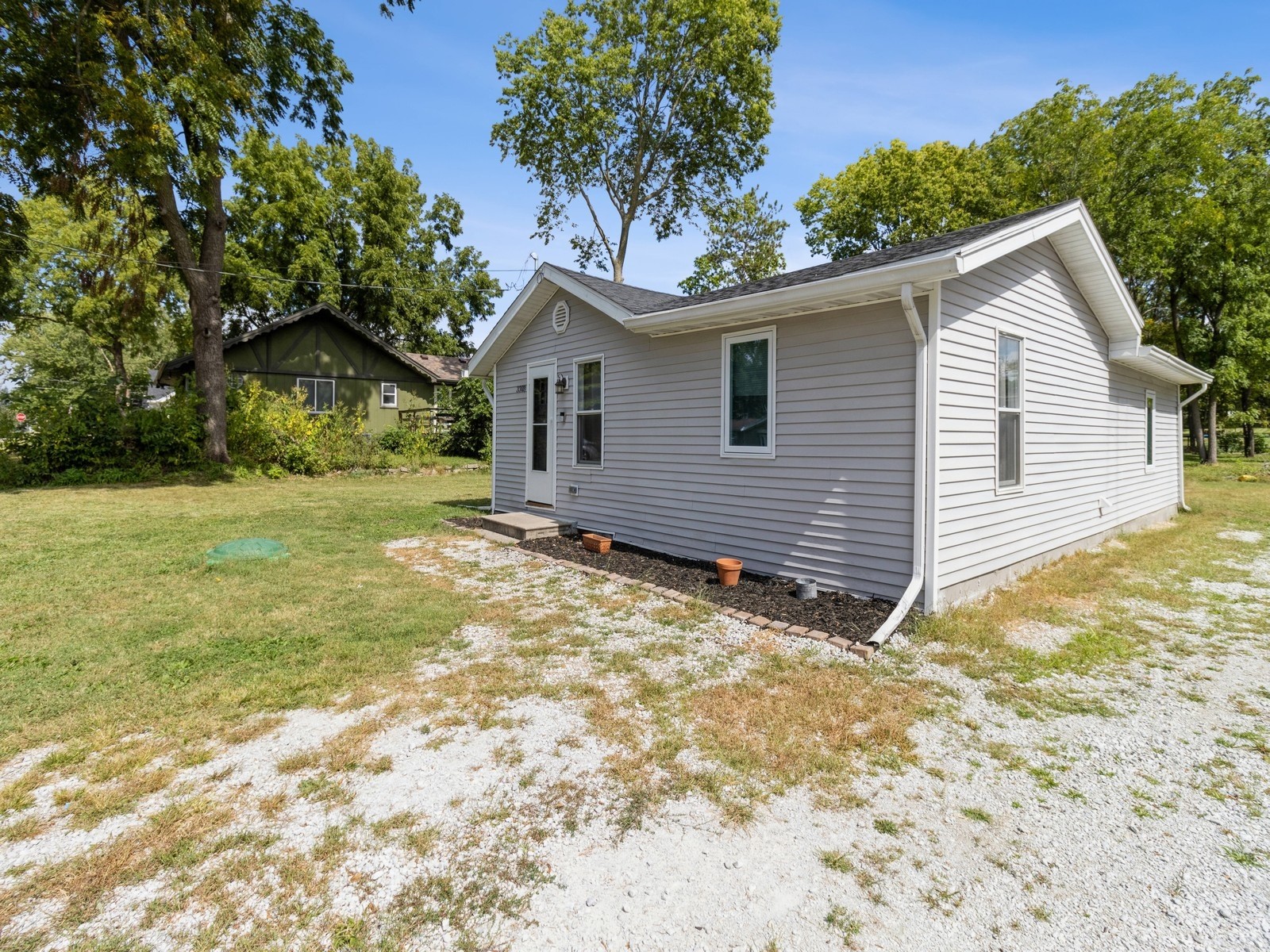 37th St, Des Moines, IA 50317
