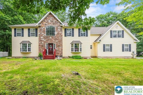 210 Swartsburo Dr, Tamiment, PA, 18371-9467 | Card Image