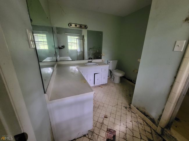 4051 Glenda Dr, House other with 3 bedrooms, 3 bathrooms and 2 parking in College Park GA | Image 24