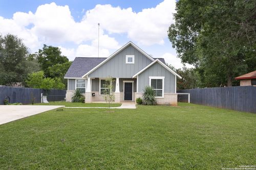 502 S 8th St, Stockdale, TX, 78160-6032 | Card Image