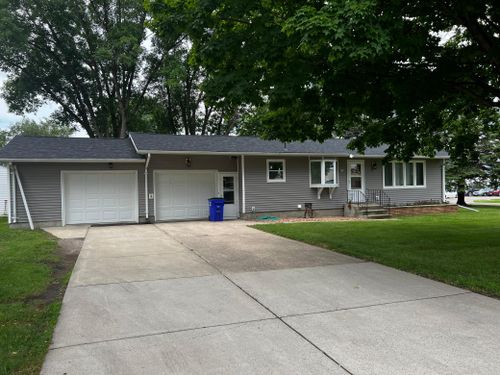 618 Memorial Pl, Dawson, MN, 56232-2335 | Card Image