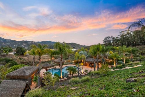 1101 Sierra Linda Dr, Escondido, CA, 92025-7668 | Card Image