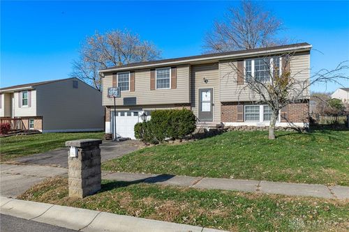 135 Schloss Ln, Moraine, OH, 45439-7931 | Card Image