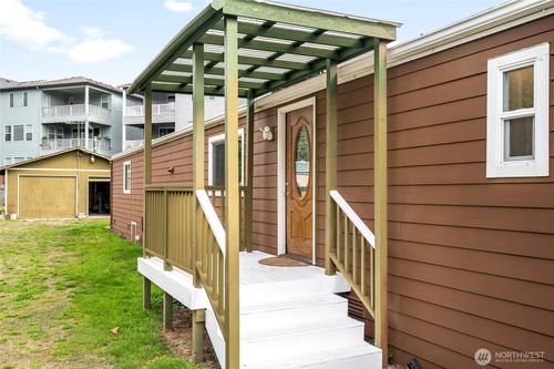 27054 235th Ct Se, Maple Valley, WA, 98038-6820 | Card Image