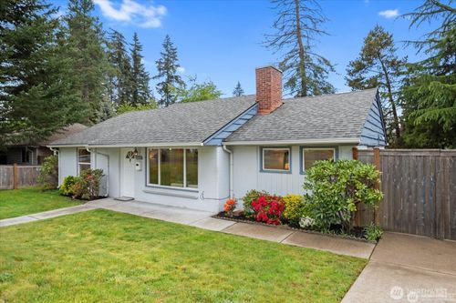 18031 9th Ave Ne, Shoreline, WA, 98155-3627 | Card Image