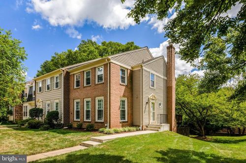 9657 Masterworks Dr, VIENNA, VA, 22181-6132 | Card Image
