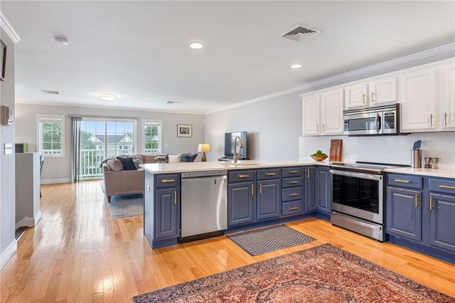 UNIT-58 - 675 Metacom Ave, Condo with 2 bedrooms, 2 bathrooms and 3 parking in Bristol RI | Image 7