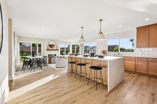 7221 Wisteria Way, Carlsbad, CA, 92011-4845 | Card Image