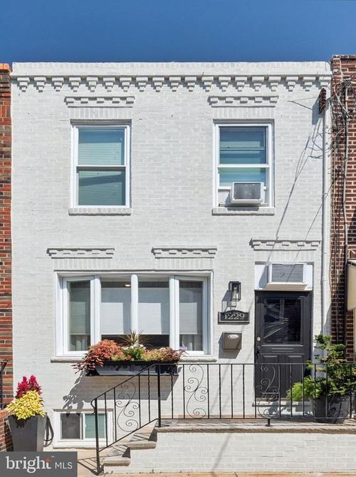 1229 Emily St, PHILADELPHIA, PA, 19148-5506 | Card Image