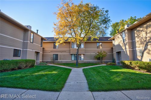 unit-129-250 Briarcrest Dr, Ann Arbor, MI, 48104-6760 | Card Image