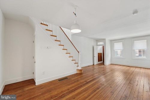 439 Mercy St, PHILADELPHIA, PA, 19148-2506 | Card Image