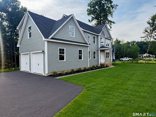 2 Town Line Dr, East Hampton, CT, 06424-6102 | Card Image