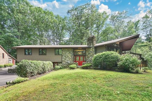 215 Barry St, Feeding Hills, MA, 01030-2765 | Card Image