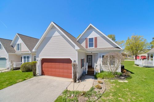 10 Cottage Ln, Manistee, MI, 49660-9289 | Card Image