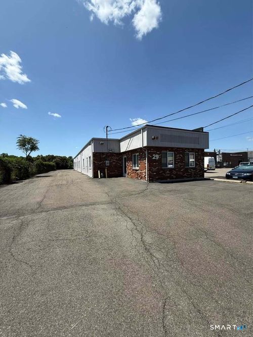 29 Seemans Ln, Milford, CT, 06460-4338 | Card Image