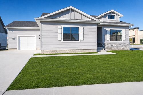 202 Sw 17th St, Ankeny, IA, 50023-6902 | Card Image