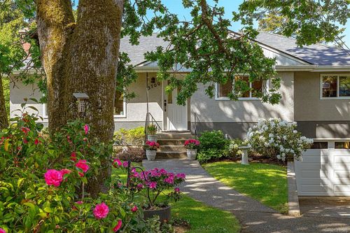 3700 Kathleen St, Victoria, BC, V8P3H4 | Card Image