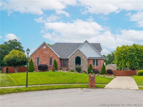 3102 Georgian Way, Jeffersonville, IN, 47130-9721 | Card Image
