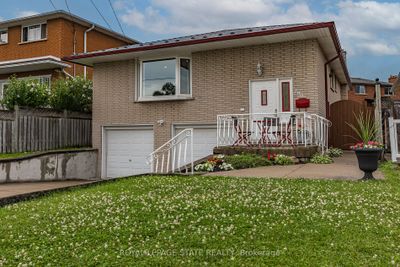 299 Carson Dr, House other with 3 bedrooms, 2 bathrooms and 6 parking in Hamilton ON | Image 1