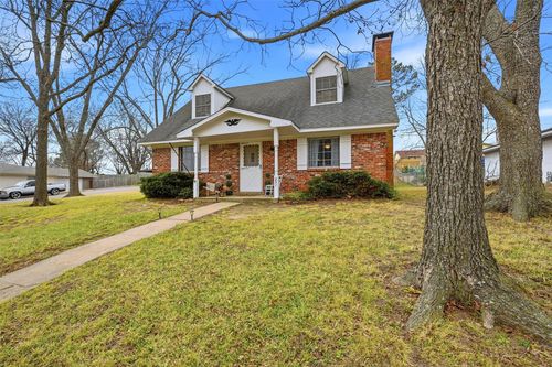 231 Ross Ave, Denison, TX, 75020-3645 | Card Image