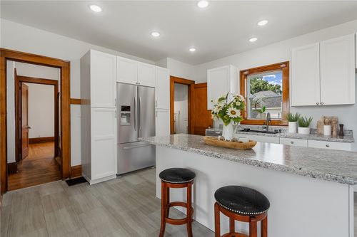 2253 73rd St, Van Horne, IA, 52346-9807 | Card Image